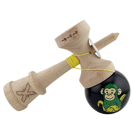 Kendama X Originala, Profesionala, Green Monkey, Super Sticky cu Cupe Mari King Size V3, Rulment Metalic si Gaura in Baza, din Lemn 18 cm, Ata 62/65 cm, Negru